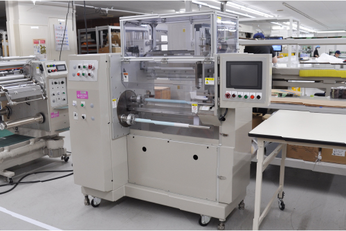 ２軸ターレットロールカッター紙管サイズ：φ25有効幅：400(クロス用)