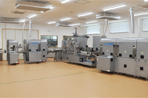 シュリンクラベラー容器径：φ30～φ80容器高さ：60㎜～20㎜